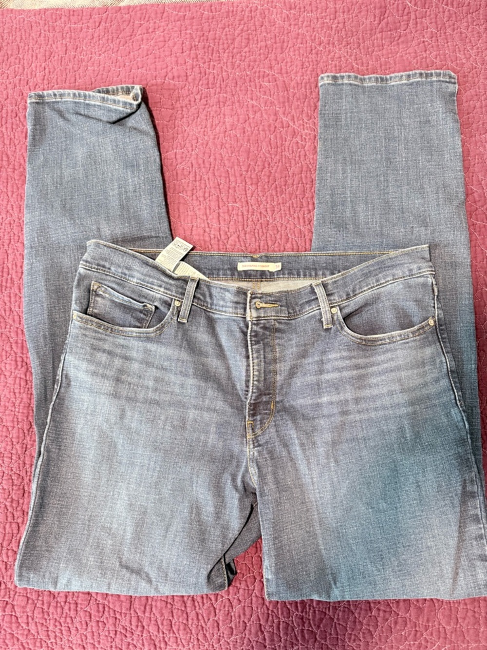 Women’s Levi’s 314 Shaping Straight Jeans, 34 x 34